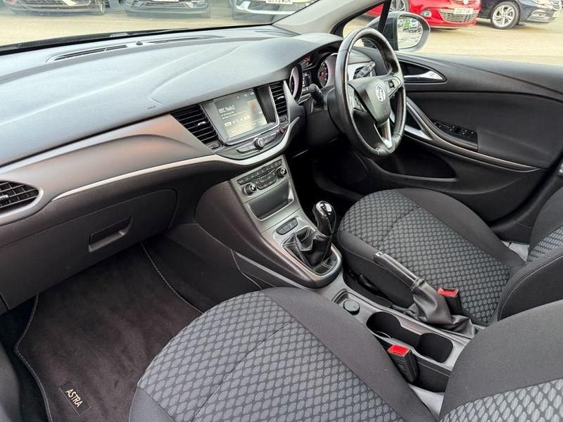Used Vauxhall Astra 100 HP (73 kW) 2018 Black Hatchback