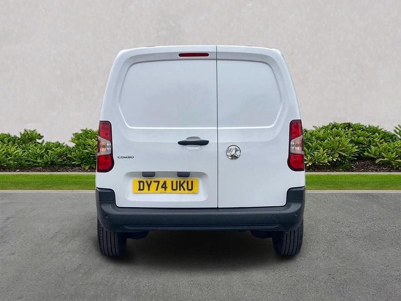 Used Vauxhall Combo S 100 HP (73 kW) 2024 White MPV