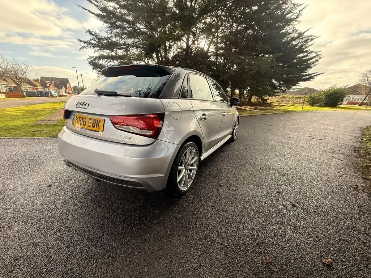 Usado Audi A1 Sportback S-Line 2016 Prateado Citadino