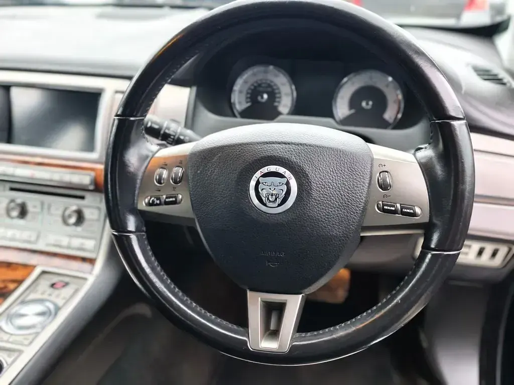 Used Jaguar XF Premium Luxury 2010 Green Sedan