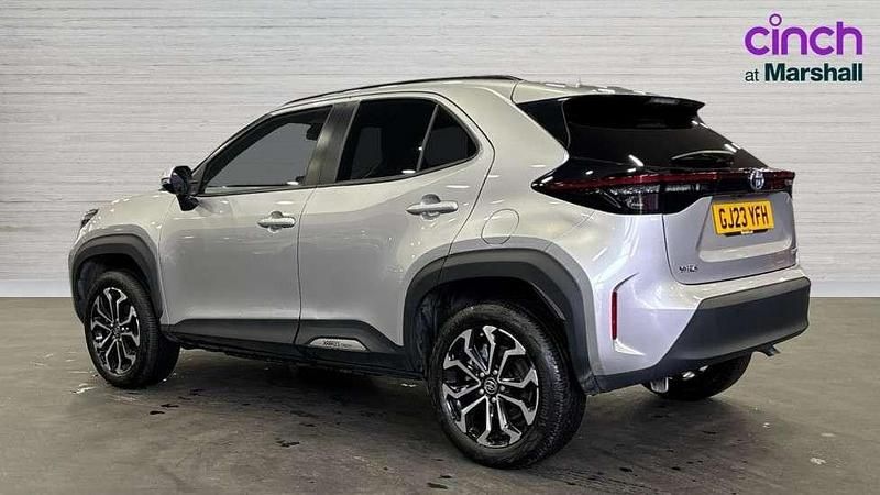 Used Toyota Yaris Cross Design 113 HP (83 kW) 2023 Silver SUV