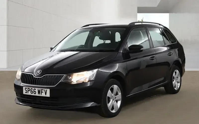Used Skoda Fabia SE 110 HP (80 kW) 2016 Black Estate