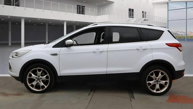 Begagnad Ford Kuga Titanium 2013 Vit SUV