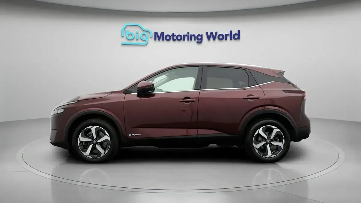 Used Nissan Qashqai N-Connecta 190 HP (139 kW) 2023 Red SUV