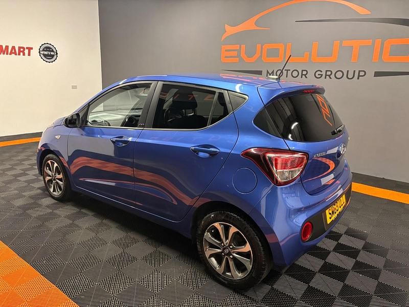Used Hyundai i10 67 HP (49 kW) 2020 Blue Hatchback