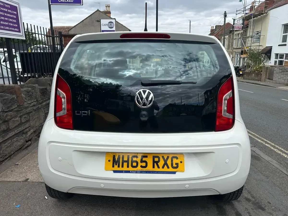 Used VW up! move up! 59 HP (43 kW) 2016 White Hatchback
