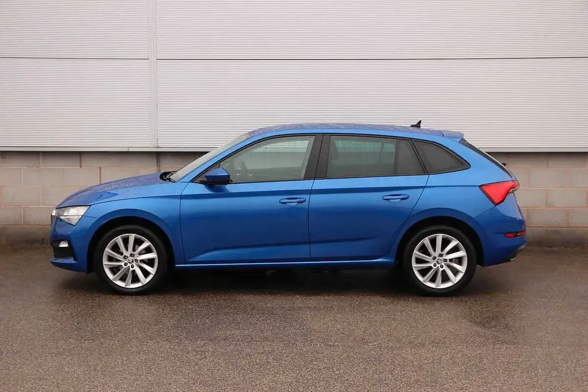 Used Skoda 110 R SE L 81 HP (59 kW) 2021 Race blue metallic Estate