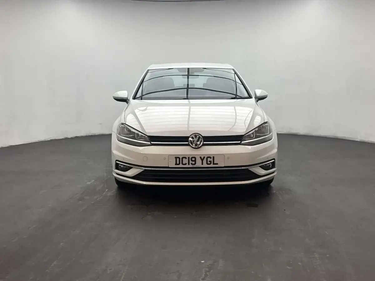 Used VW Golf VII Match 150 HP (110 kW) 2019 White Hatchback