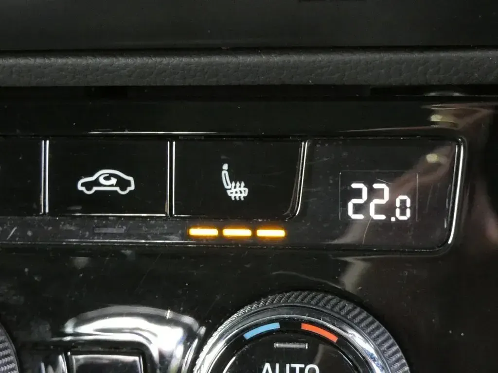 Used Skoda Superb SE Technology 218 HP (160 kW) 2021 Blue Estate