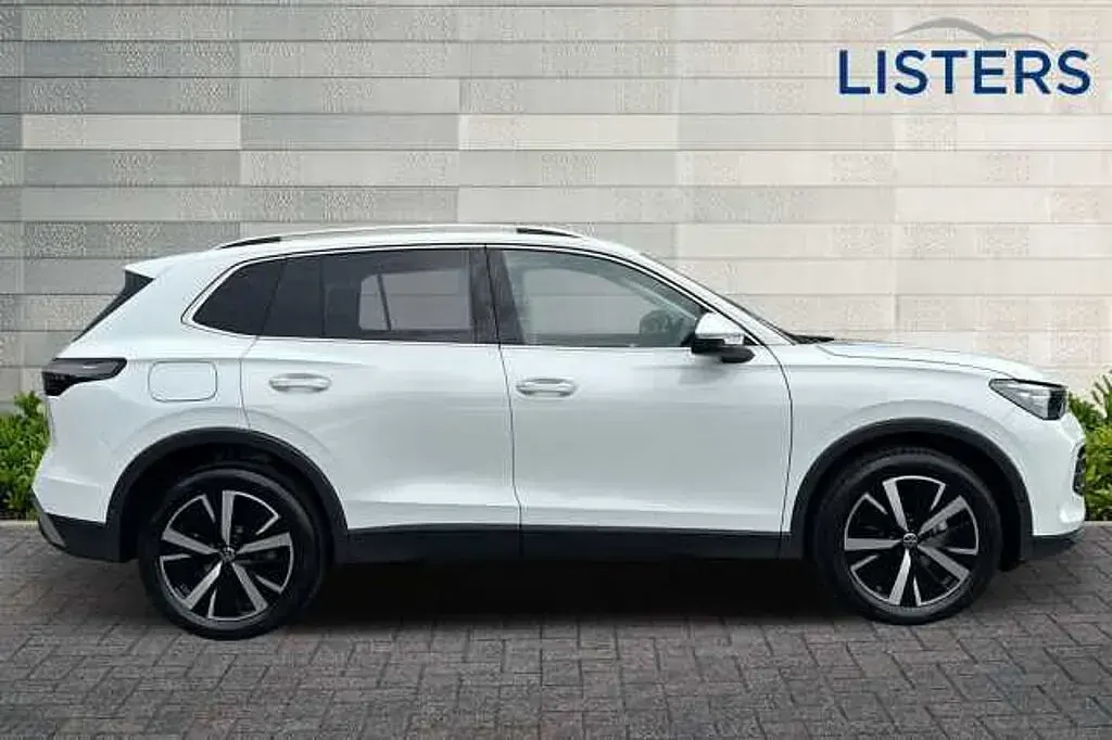 Begagnad VW Tiguan Elegance 150 HK (110 kW) 2025 Vit SUV