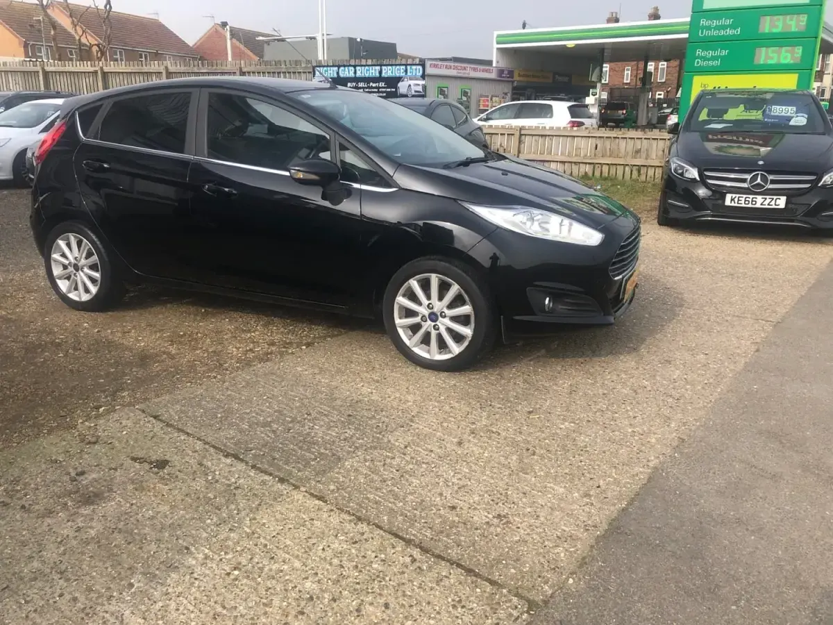 Usado Ford Fiesta Titanium 2016 Preto Citadino