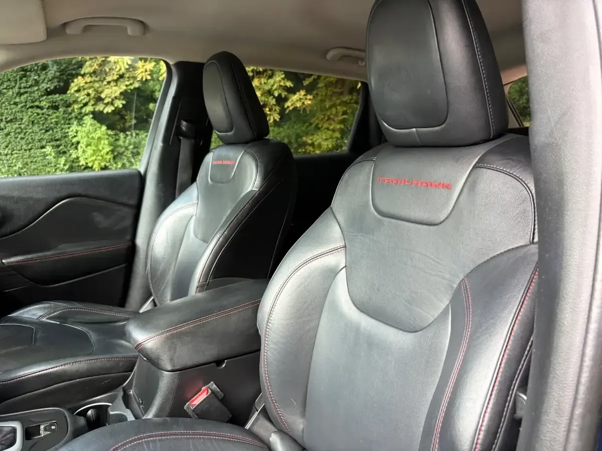 Used Jeep Cherokee Trailhawk 270 HP (198 kW) 2019 Blue SUV