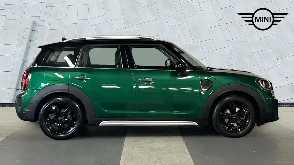 Used Mini Cooper Countryman Classic 134 HP (98 kW) 2022 Green SUV