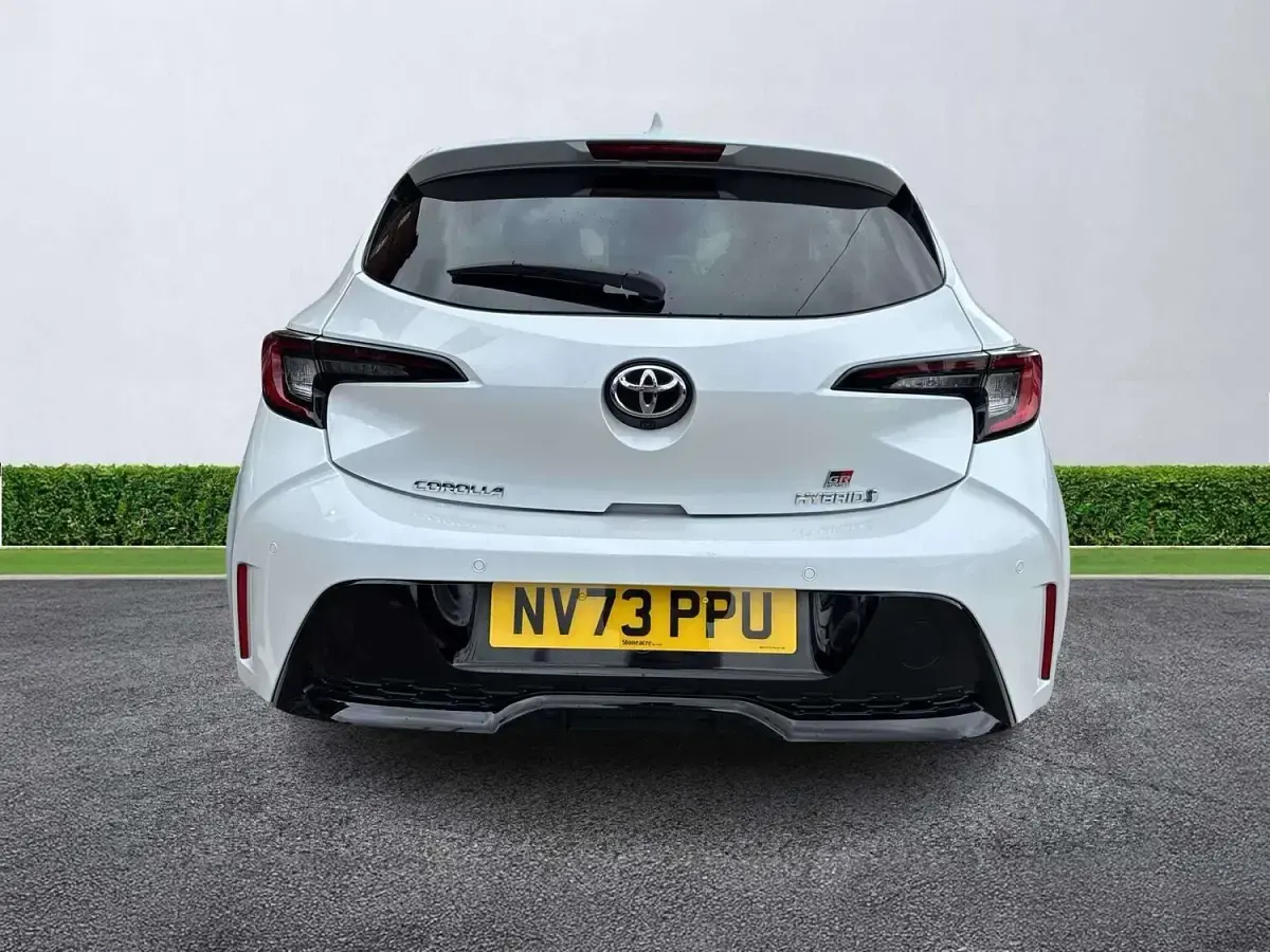 Used Toyota Corolla Sport 140 HP (102 kW) 2023 White Hatchback