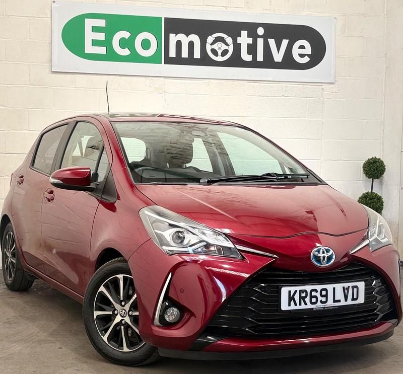Used Toyota Yaris Hybrid 2019 Red Hatchback