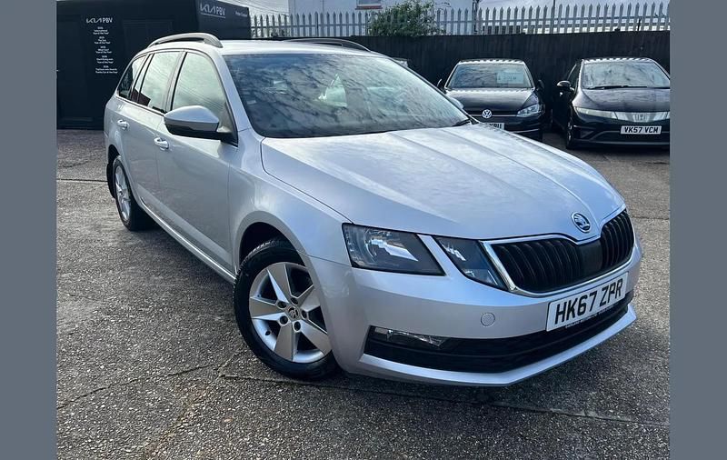 Used Skoda Octavia SE 147 HP (108 kW) 2018 Silver Estate