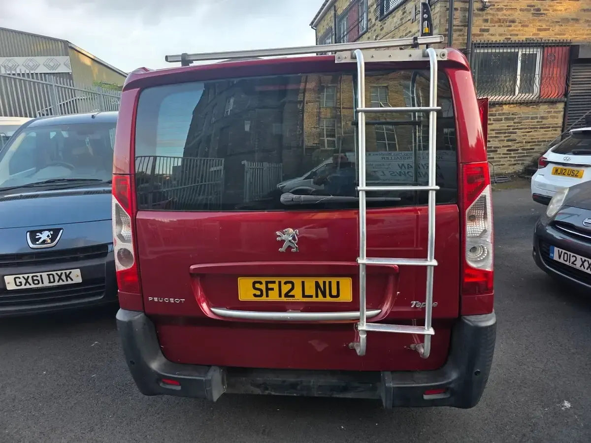 Used Peugeot TePee Comfort 2012 Red MPV