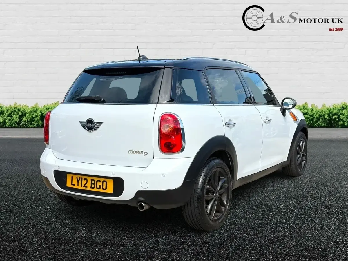 Used Mini Cooper D 112 HP (82 kW) 2012 White Hatchback
