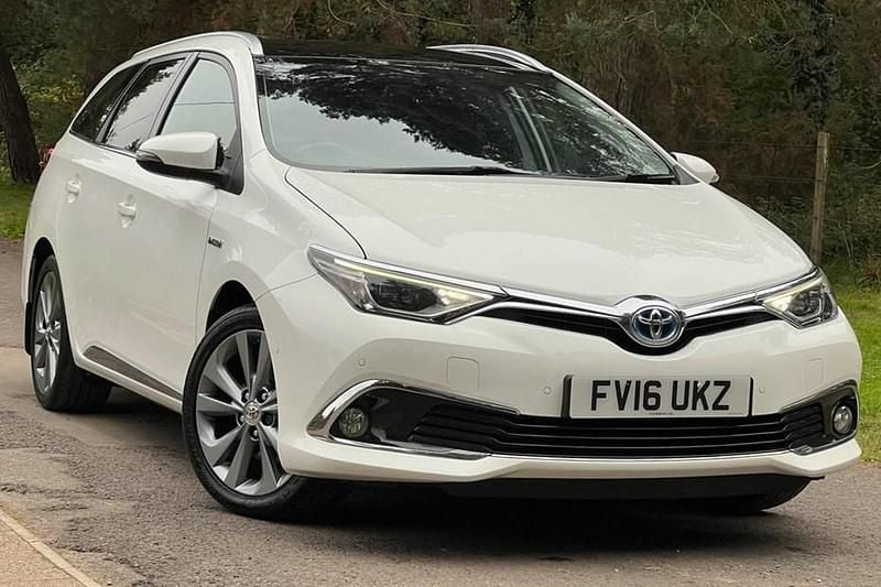 Used 2016 Toyota Auris Touring Sports Estate | £9,999 (Fair price) - Image 1/1
