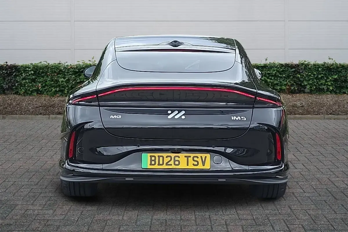 New MG IM5 Performance 553 kW (752 HP) 2026 Metallic  black pearl Hatchback