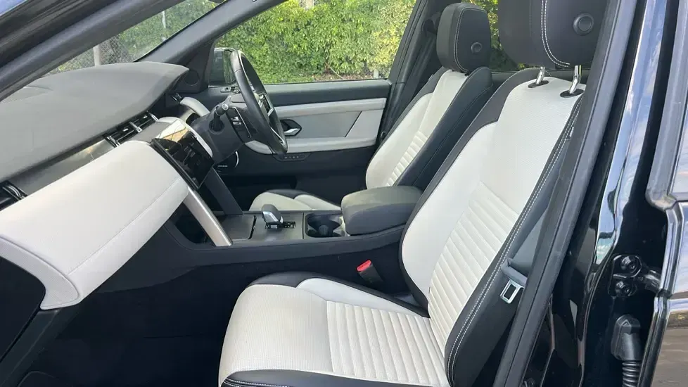 Used Land Rover Discovery Sport SE Dynamic 204 HP (150 kW) 2024 Black SUV