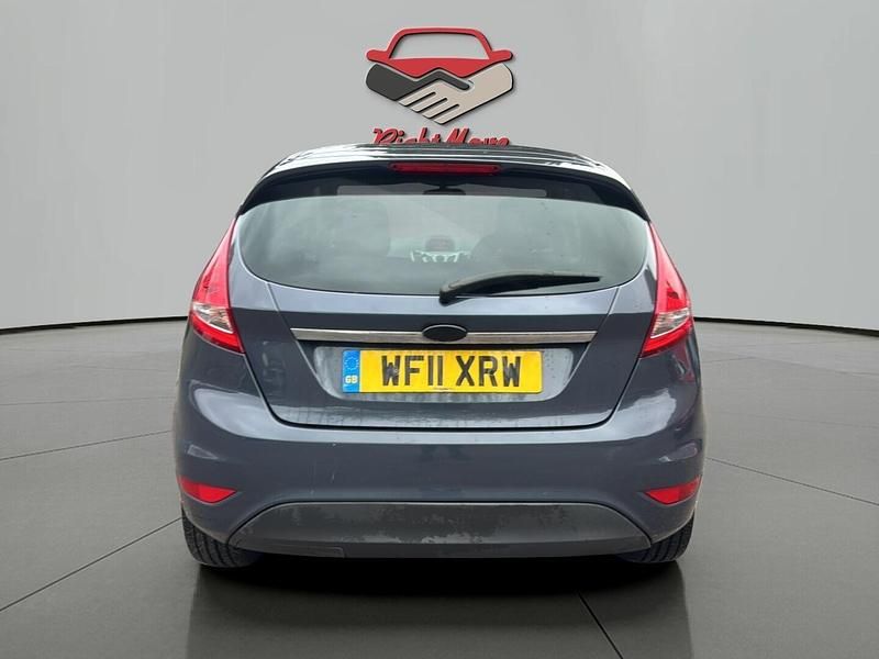 Used Ford Fiesta Zetec 82 HP (60 kW) 2011 Grey Hatchback