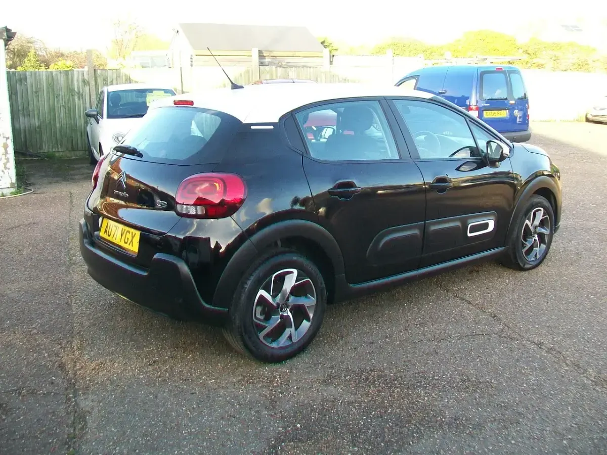 Used Citroën C3 PureTech 110 HP (80 kW) 2021 Black Hatchback
