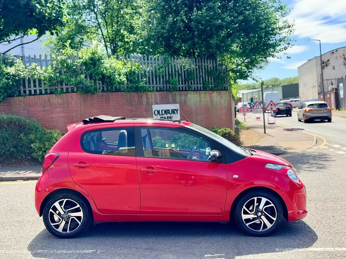 Used Citroën C1 Feel 82 HP (60 kW) 2017 Red Hatchback
