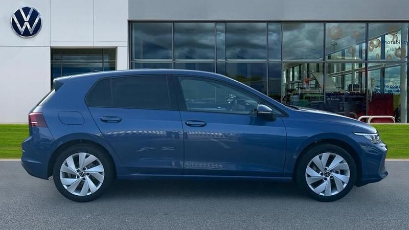 New VW Golf VIII Match 150 HP (110 kW) 2025 Anemone blue metallic Hatchback