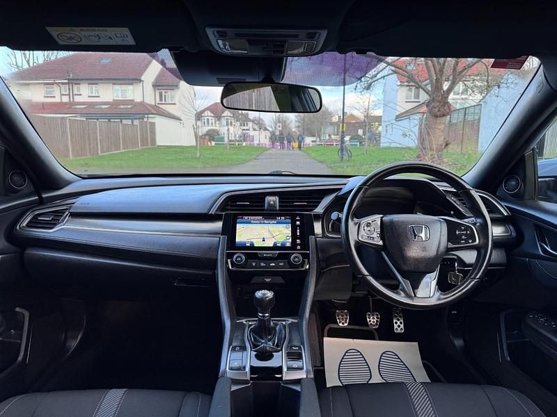 Used Honda Civic SR 2019 Silver Hatchback