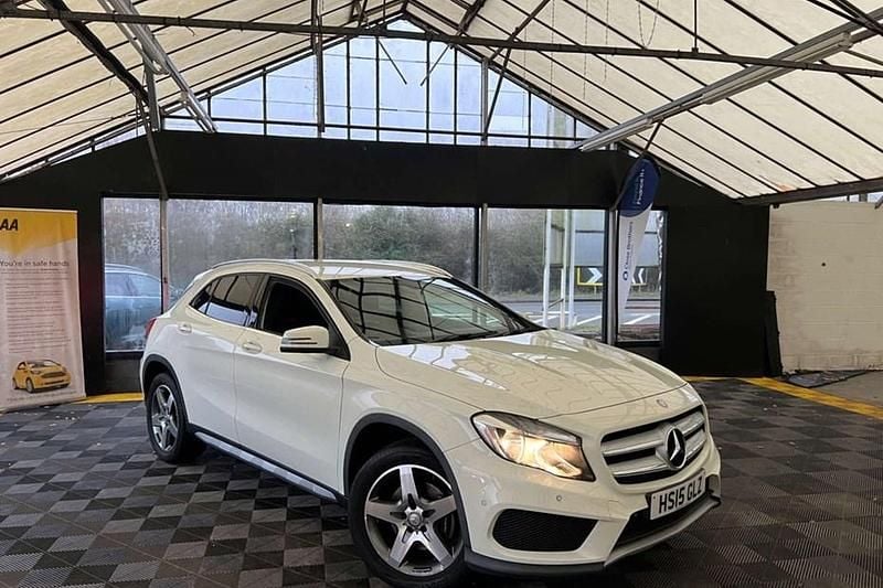 White Used 2015 Mercedes GLA250 Executive SUV | £12,595 (Fair price) - Image 1/1