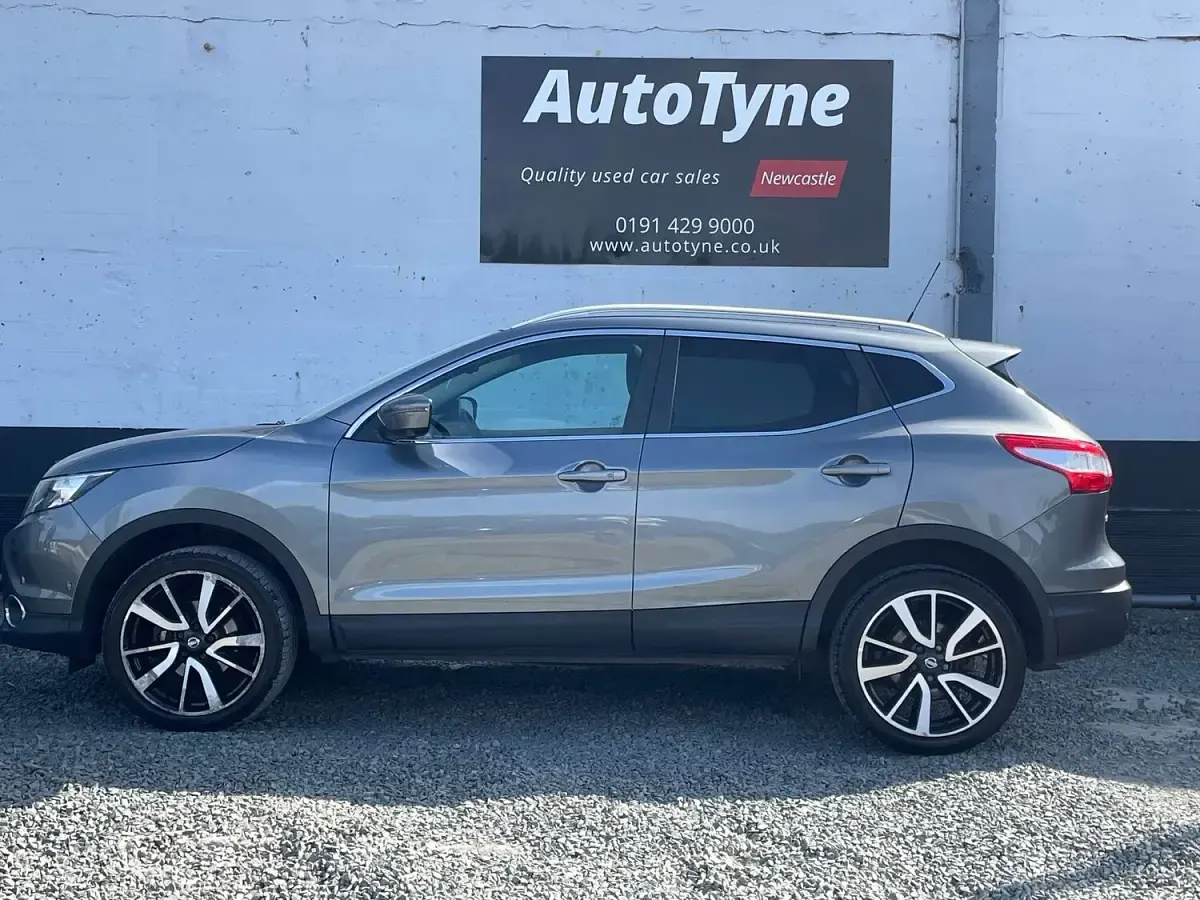 Used Nissan Qashqai Tekna 110 HP (80 kW) 2017 Grey SUV