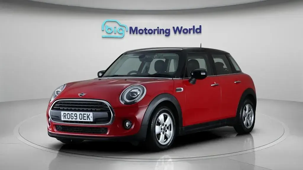 Used Mini Cooper Classic 136 HP (100 kW) 2019 Red Hatchback