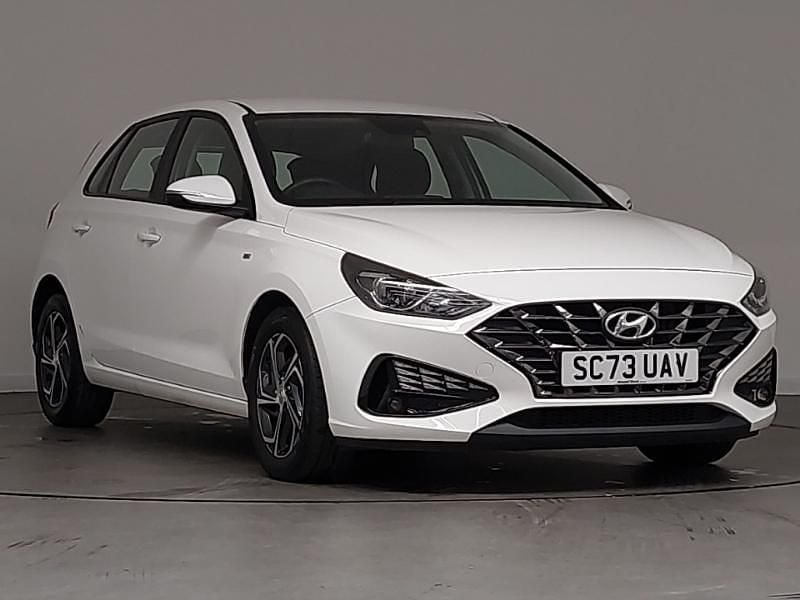 White Used 2024 Hyundai i30 SE Hatchback | £14,698 (Fair price) - Image 1/4
