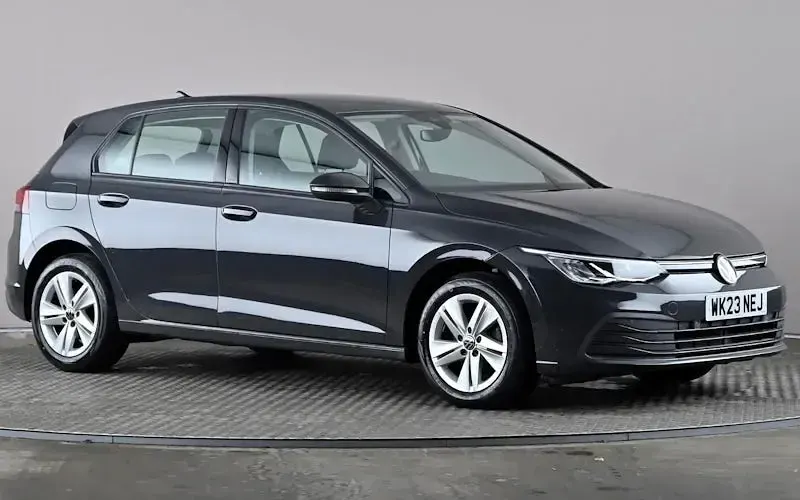 Second-hand VW Golf VIII Life 116 CP (85 kW) 2023 Hatchback