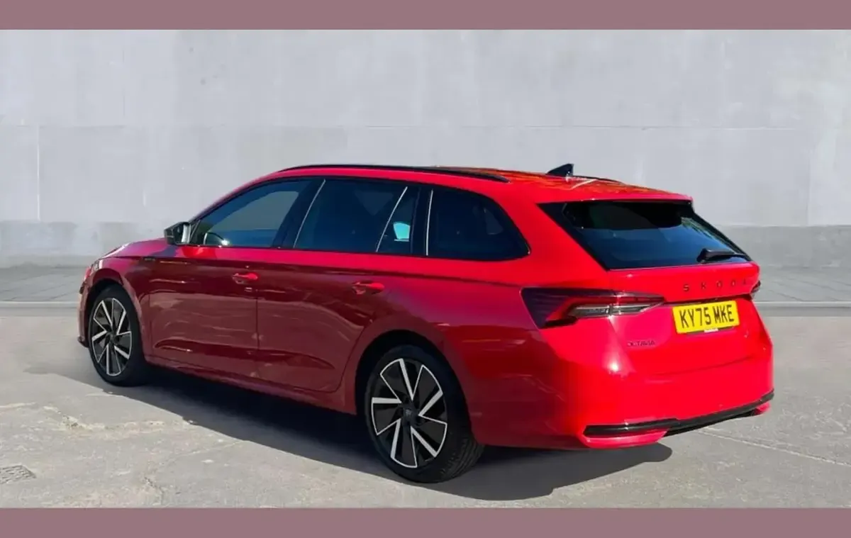 Used Skoda Octavia SportLine 147 HP (108 kW) 2025 Red Estate