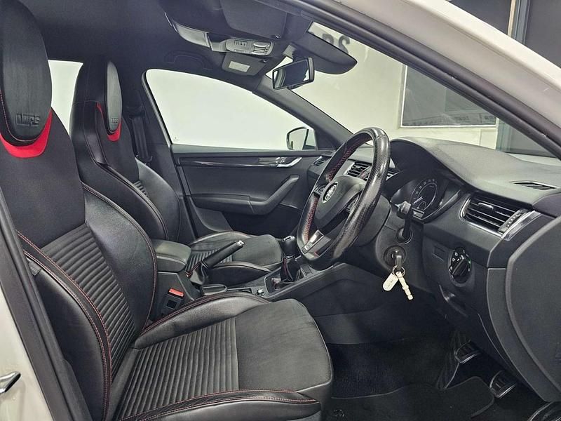 Used Skoda Octavia vRS 2016 White Hatchback