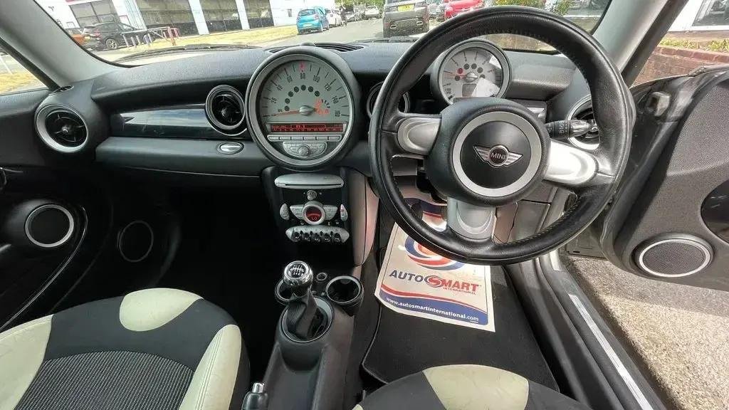 Used Mini Cooper D Hatch 110 HP (80 kW) 2010 Silver Hatchback