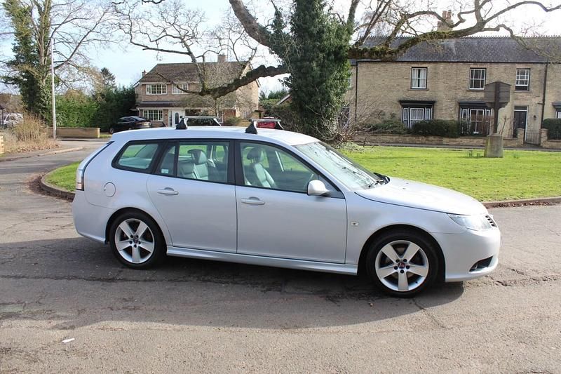 Begagnad Saab 9-3 150 HK (110 kW) 2010 Silver Kombi