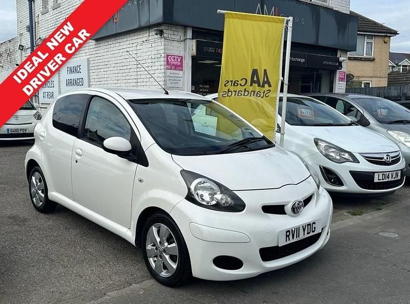 White Used 2011 Toyota Aygo Hatchback | £3,595 (Fair price) - Image 1/3