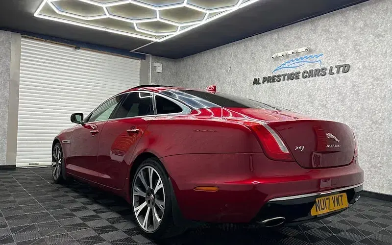 Used Jaguar XJ Portfolio 300 HP (220 kW) 2019 Sedan