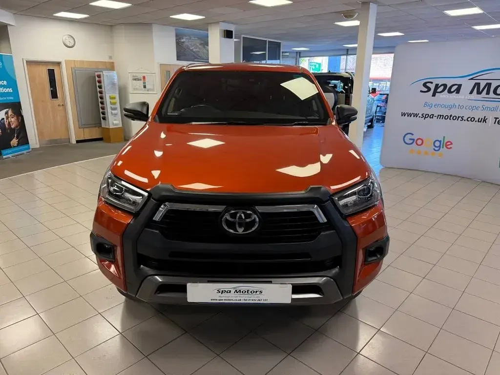 Used Toyota HiLux 204 HP (150 kW) 2022 Orange Pickup
