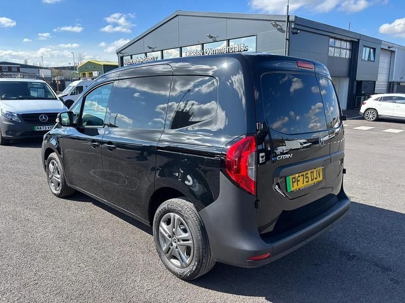 Begagnad Mercedes eCitan 89 kW (122 HK) 2025 Svart Van