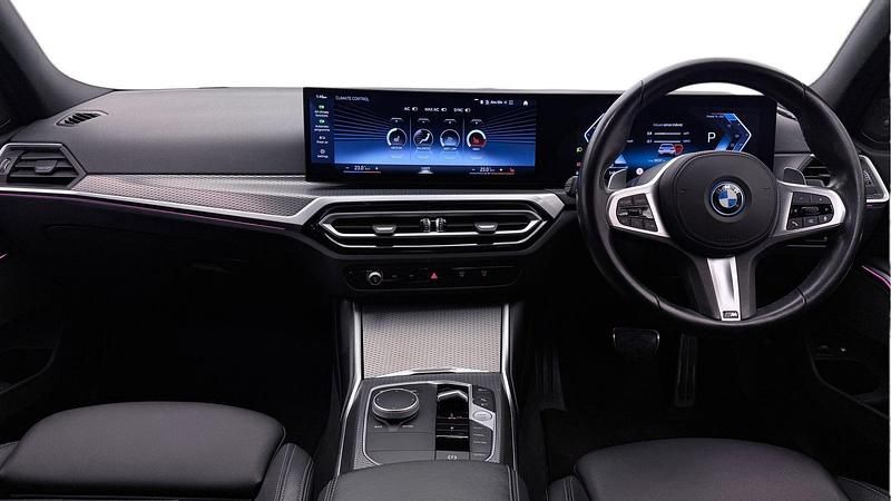 Used BMW 330e M Sport 288 HP (211 kW) 2022 White Estate