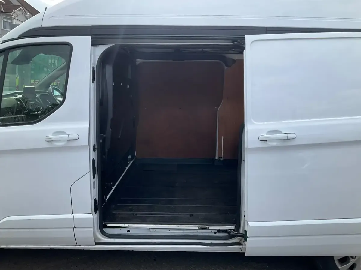 Usado Ford Transit Custom Limited 130 CV (95 kW) 2019 Blanco Van