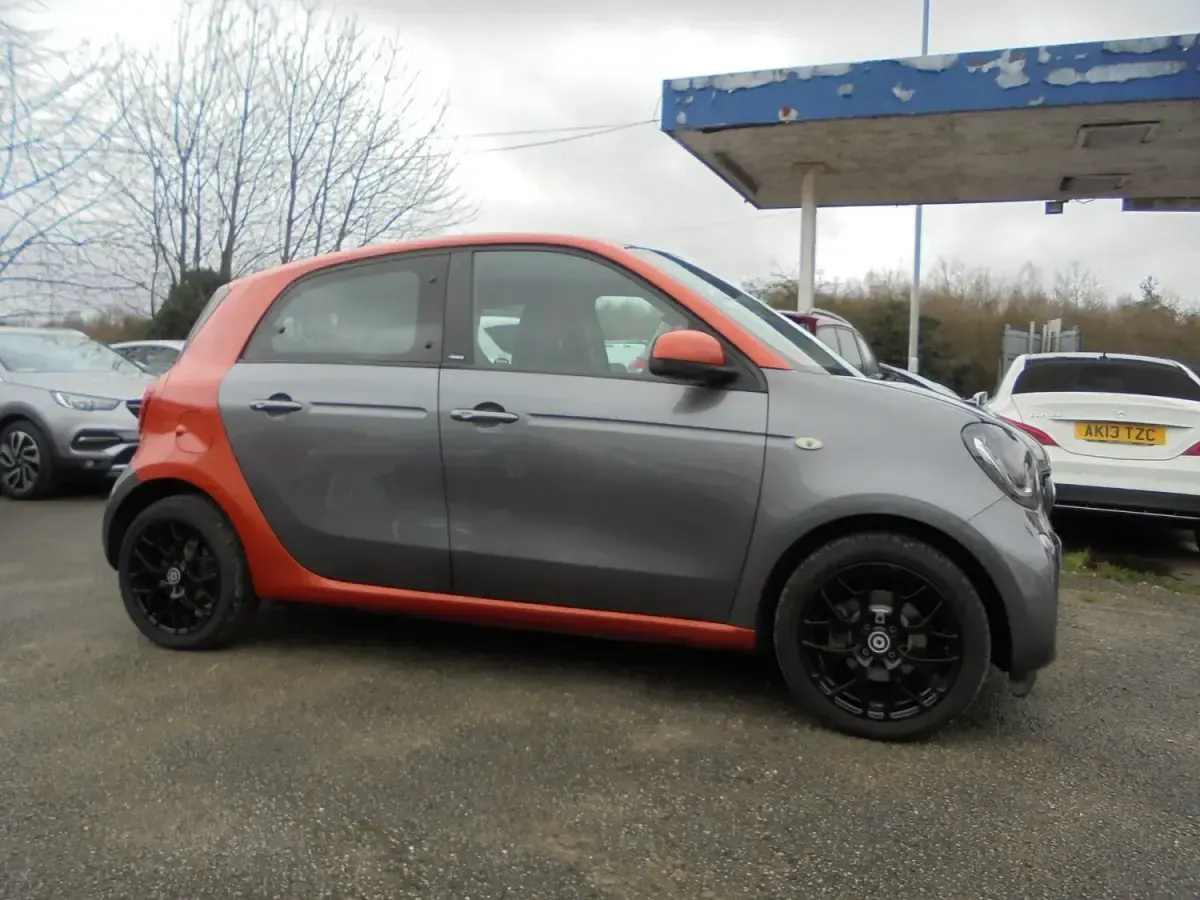 Used Smart ForFour Edition #1 71 HP (52 kW) 2015 Grey Hatchback