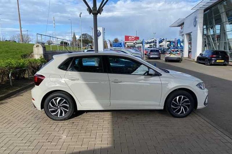 Begagnad VW Polo Life 80 HK (58 kW) 2023 Grå Halvkombi