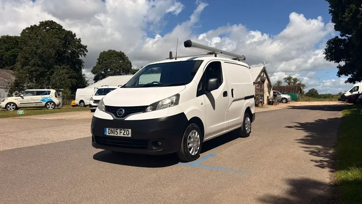 Used Nissan NV200 Acenta 90 HP (66 kW) 2015 White MPV
