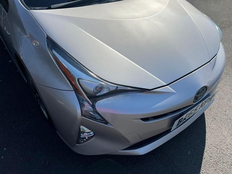 Used Toyota Prius 70 HP (51 kW) 2025 Silver Hatchback