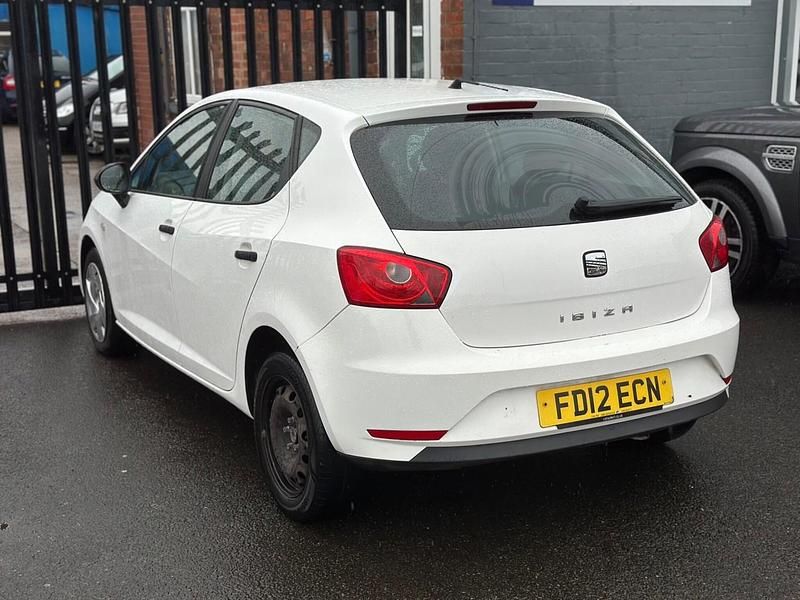 Używany Seat Ibiza 75 KM (55 kW) 2012 Biały Hatchback
